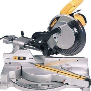 Potezna žaga Dewalt DW712