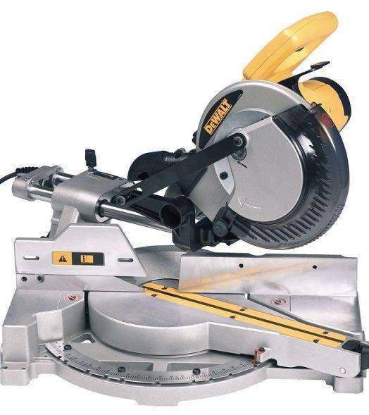 Potezna žaga Dewalt DW712