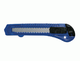 Nož s plastičnim ohišjem