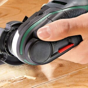 Akumulatorsko večnamensko orodje Bosch UniversalMulti 18V-32 0603105000