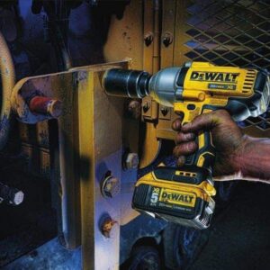 Akumulatorski udarni vijačnik Dewalt DCF899P2