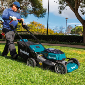 Akumulatorska kosilnica Makita DLM530Z