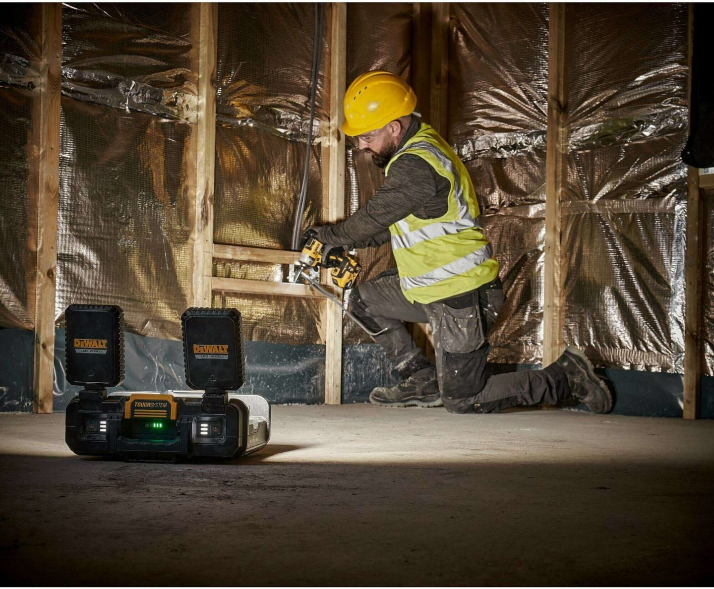 Delovna svetilka Toughsystem 2.0 Task box in luč Dewalt DWST08061-1