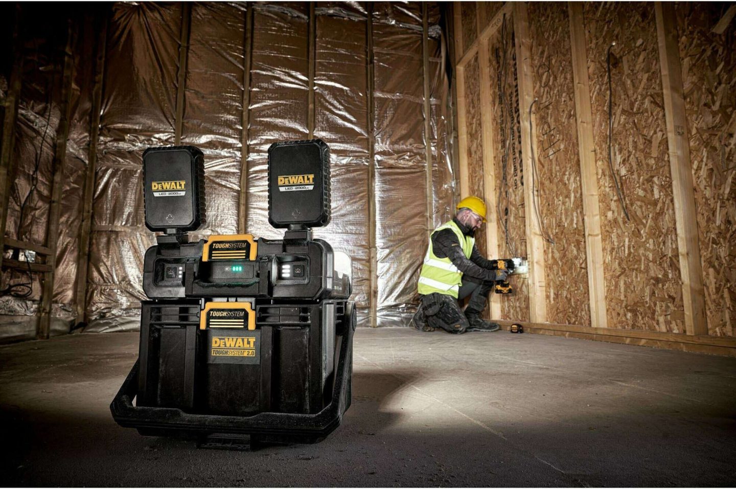 Delovna svetilka Toughsystem 2.0 Task box in luč Dewalt DWST08061-1