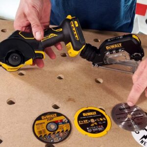 Akumulatorski večnamenski rezalnik Dewalt DCS438N