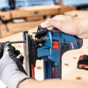 Akumulatorska vbodna žaga Bosch EXST 18V-155 S 06015B0100