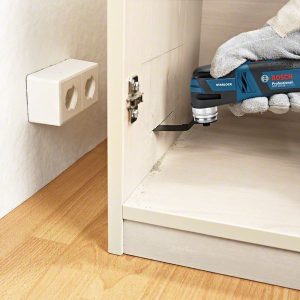 Akumulatorski večnamenski rezalnik Bosch GOP 12V-28 06018B5001