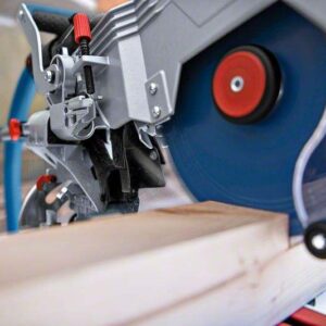 Akumulatorska zajeralna žaga biturbo Bosch GCM 18V-216 DC 0601B47000