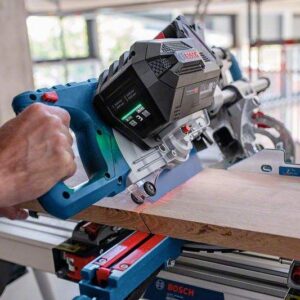 Akumulatorska zajeralna žaga biturbo Bosch GCM 18V-216 DC 0601B47000