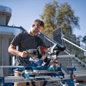 Akumulatorska zajeralna žaga biturbo Bosch GCM 18V-216 DC 0601B47000