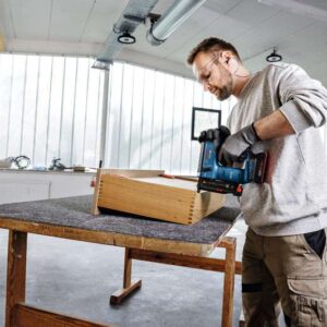 Akumulatorski žebljalnik za les Bosch GNH 18V-35 0601482700