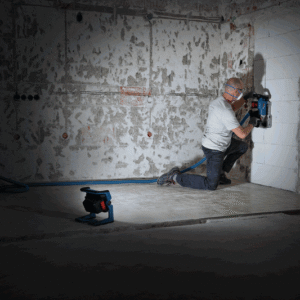 Brezžična svetilka za uporabo na gradbišču Bosch GLI18V-5000 06019P5100