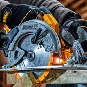 Akumulatorska krožna žaga Dewalt DCS570N