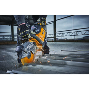 Rezalnik Dewalt DCS690N