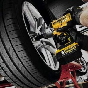 Akumulatorski udarni vijačnik Dewalt DCF899N