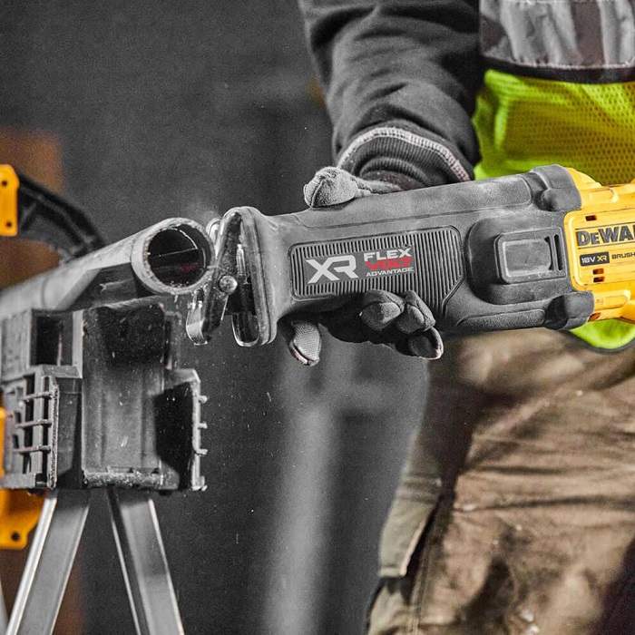 Akumulatorska sabljasta žaga Dewalt DCS386NT