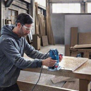 Namizni rezkalnik Bosch GOF 130