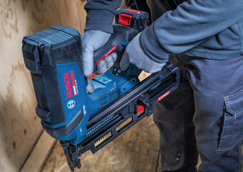 Akumulatorski žebljalnik za les Bosch EXPERT EXNH18V-90MR 06019R1302