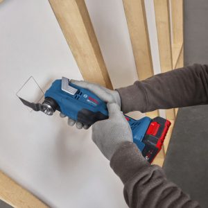 Večnamenski rezalnik Bosch PRO GOP18V-30 06018G3000