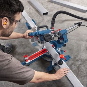 Zajeralna žaga Bosch PRO GCM305-216S 0601B61000