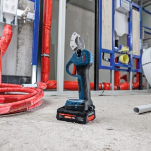 Akumulatorske škarje za cevi Bosch PRO GPC18V-32P 06019S2000