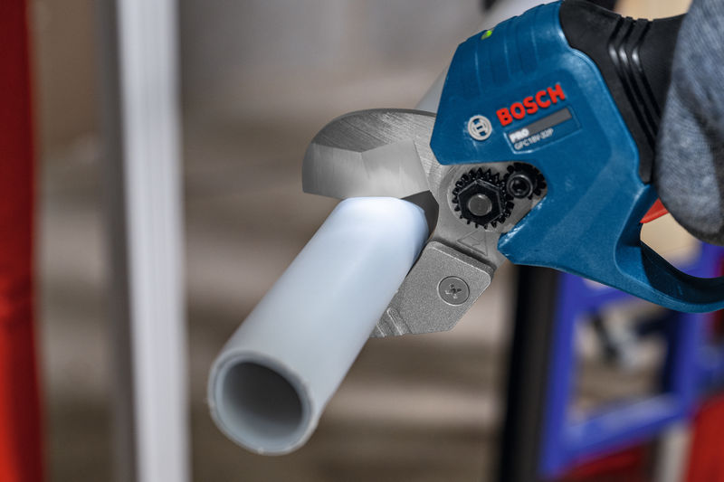 Akumulatorske škarje za cevi Bosch PRO GPC18V-32P 06019S2000