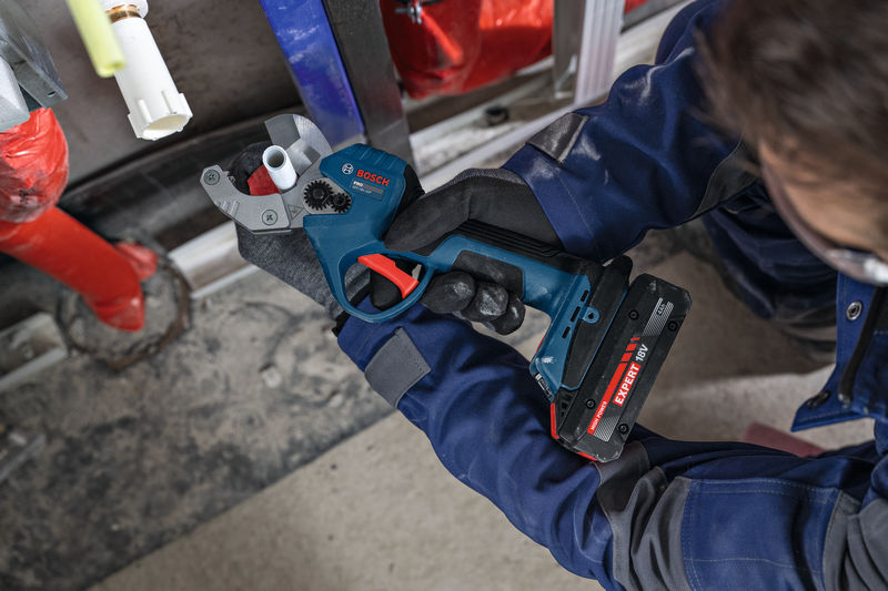 Akumulatorske škarje za cevi Bosch PRO GPC18V-32P 06019S2000