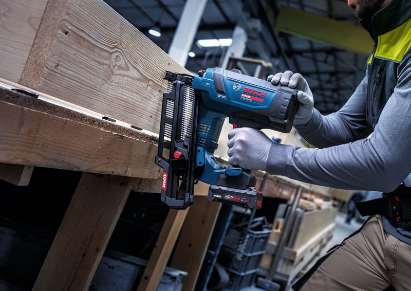 Akumulatorski žebljalnik za les Bosch EXPERT EXNH18V-90R 06019R1202