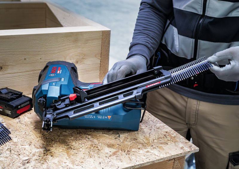 Akumulatorski žebljalnik za les Bosch EXPERT EXNH18V-90R 06019R1202