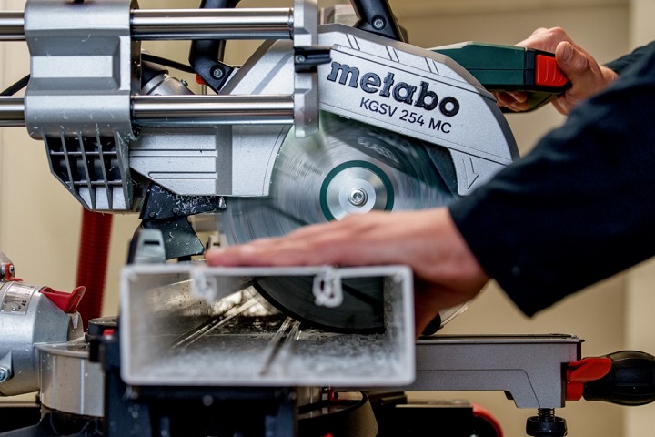 Potezna zajeralna žaga Metabo KGSV 254 MC 615254000