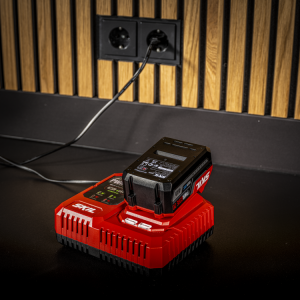 Kombi set 20V 1x 4.0 Ah + polnilnik + USB-C 3145 AA Skil BC1E3145AA